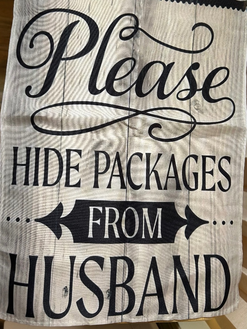 🤣HILARIOUS Indoor/Outdoor Flag “Hide Packages From Husband" 18x11